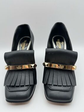 Valentino Garavani Rockstud Fringe Block Heel Pumps Black Leather Gold Studs 36